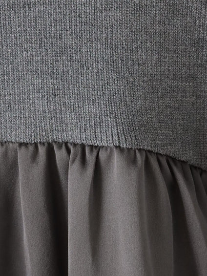 【WEB限定】”1枚でサマになる”とろみサテンふんわりニット