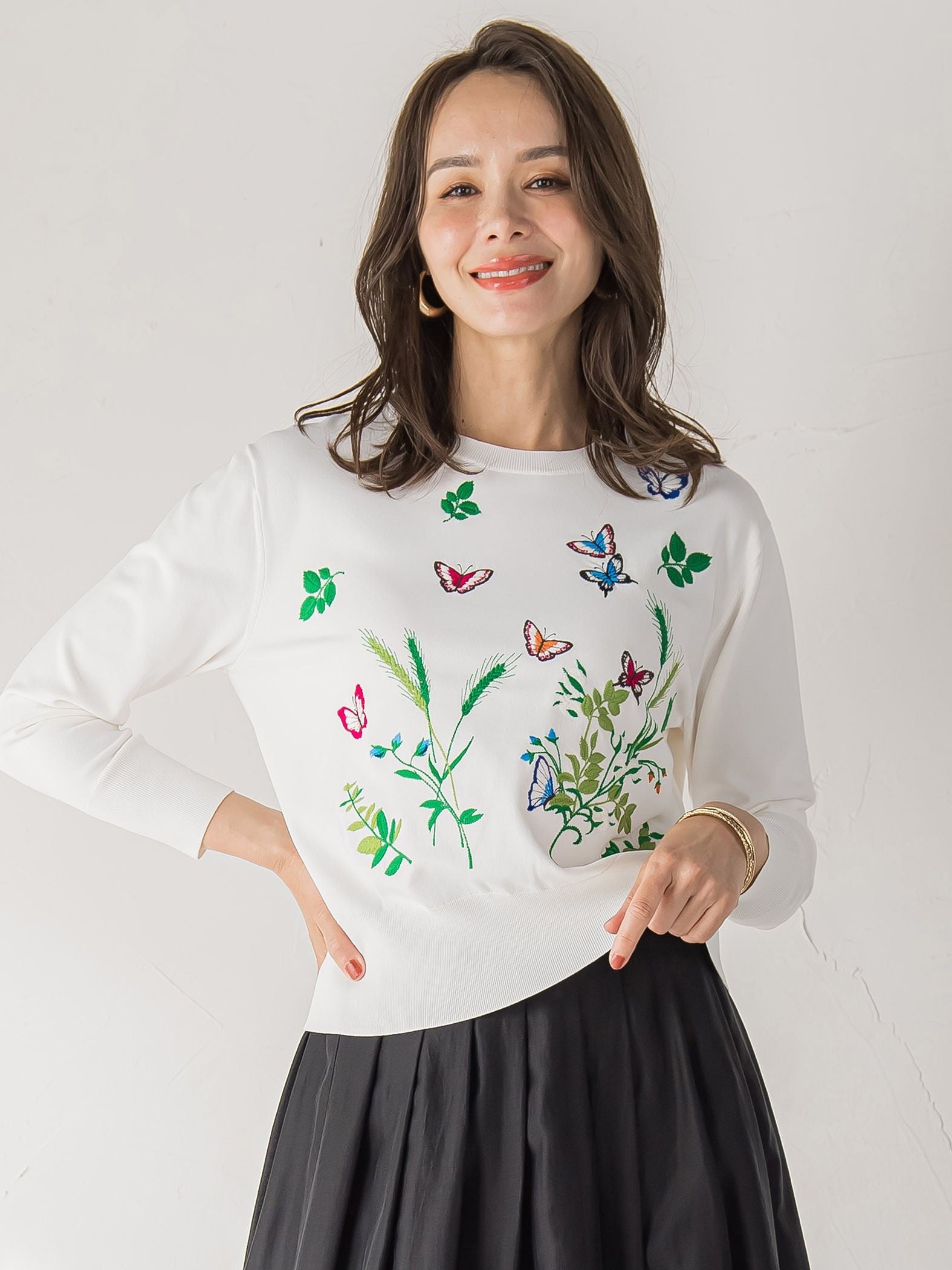バタフライ刺繍ニット≪手洗い可能≫