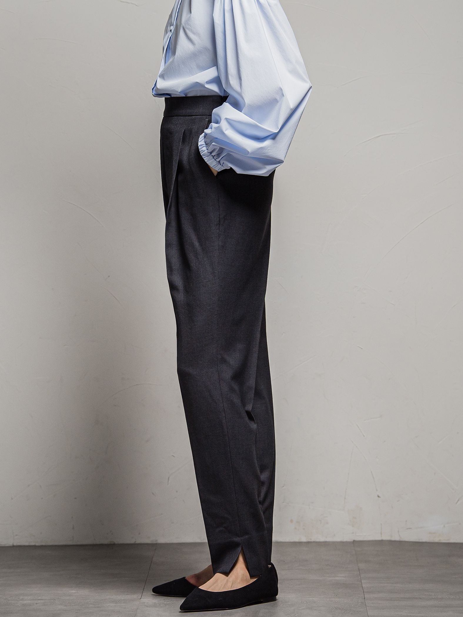 ミュールクルギャバテーパードパンツ