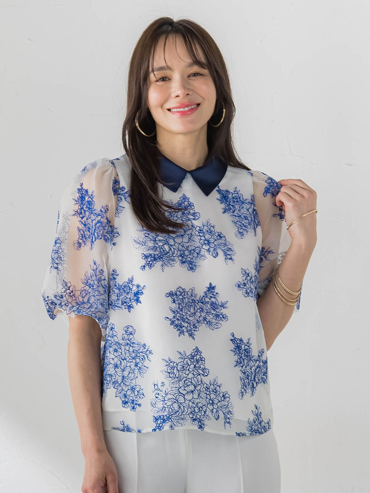 ブーケ刺繍オーガンジーブラウス