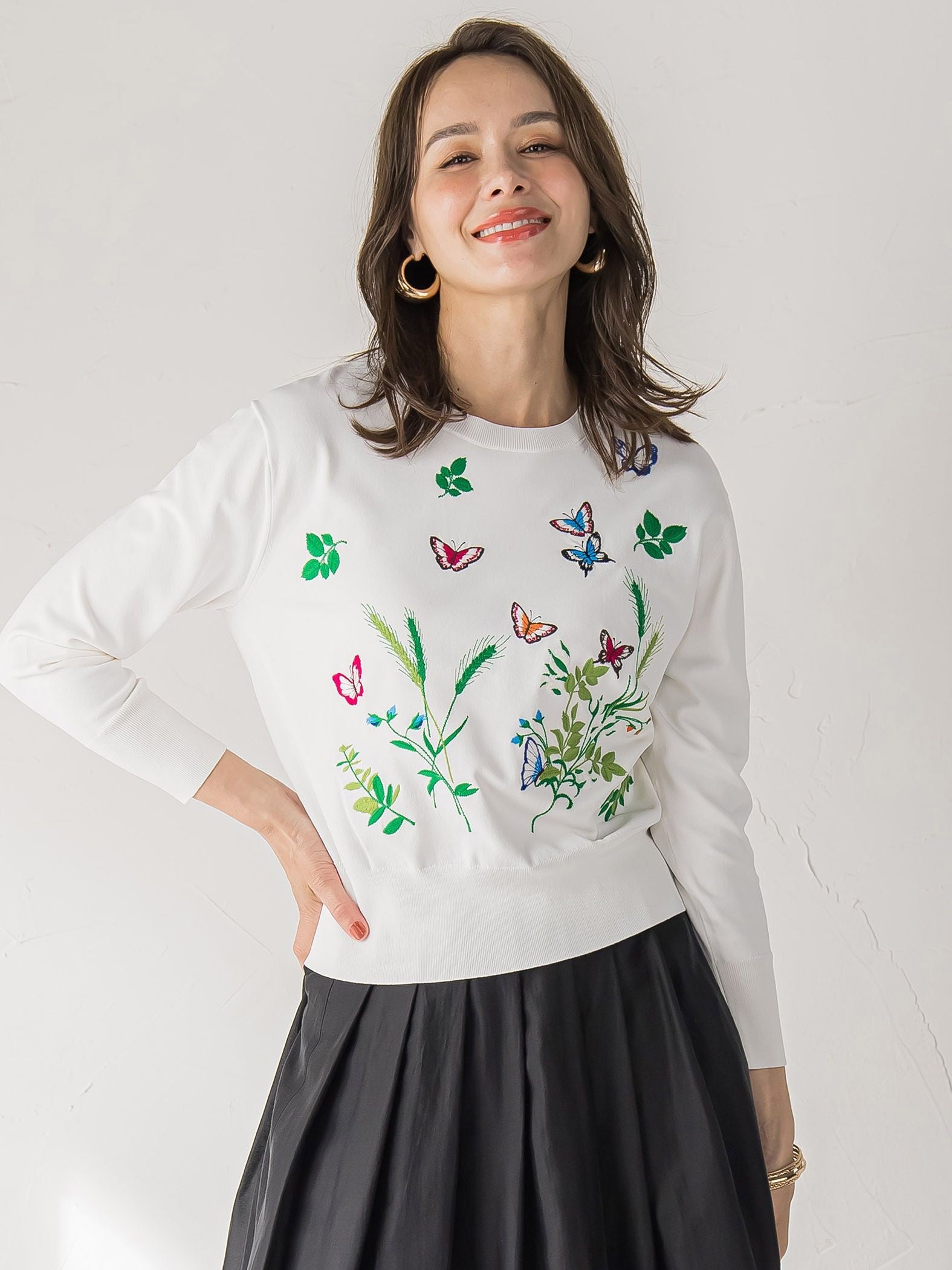バタフライ刺繍ニット≪手洗い可能≫