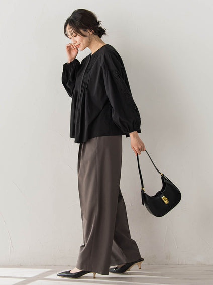 フラワーエンブロイダリーブラウス