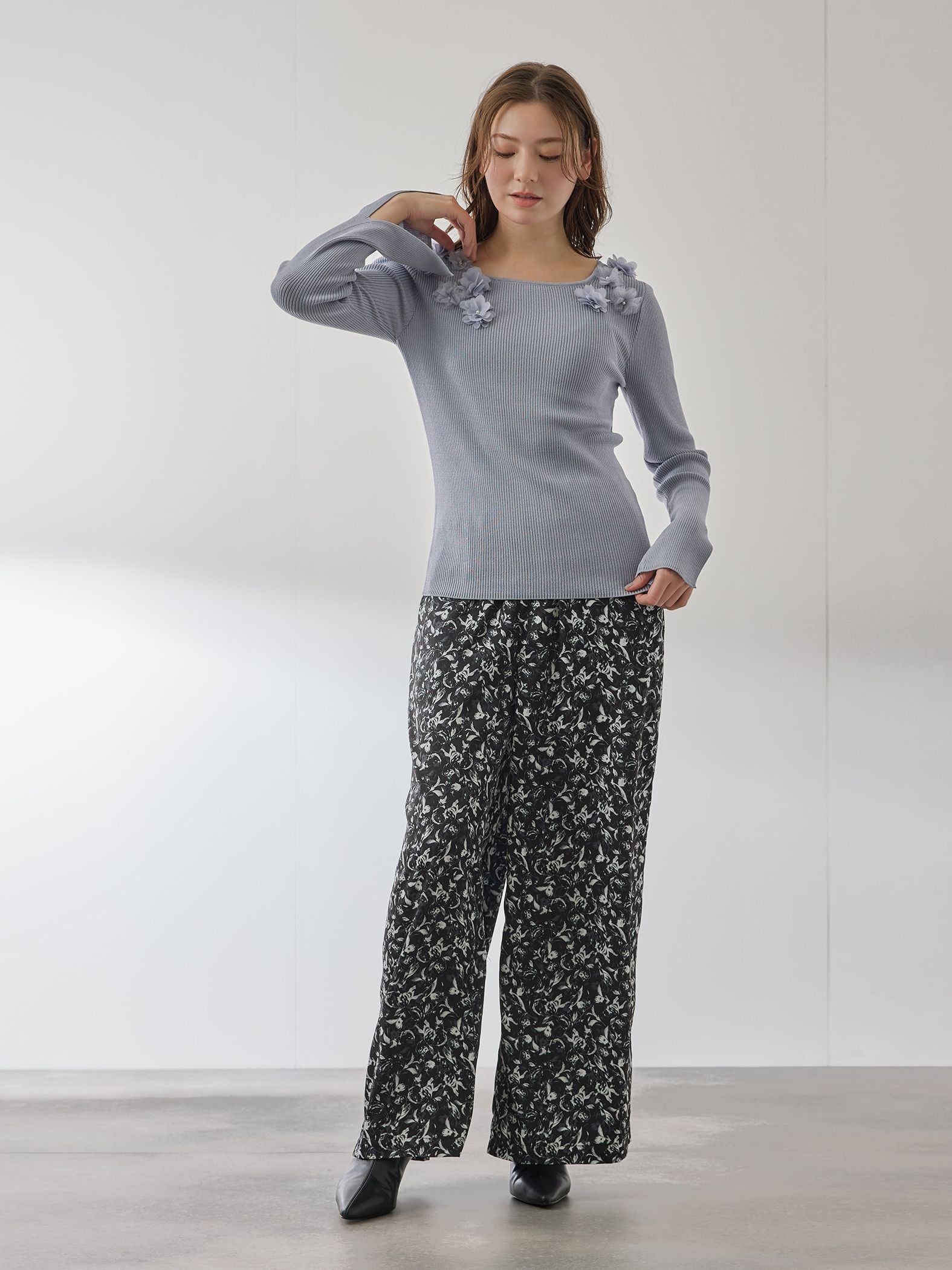 マルチフラワーイージーワイドパンツ≪手洗い可能≫