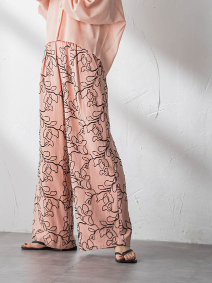 ボタニカル刺繍イージーワイドパンツ