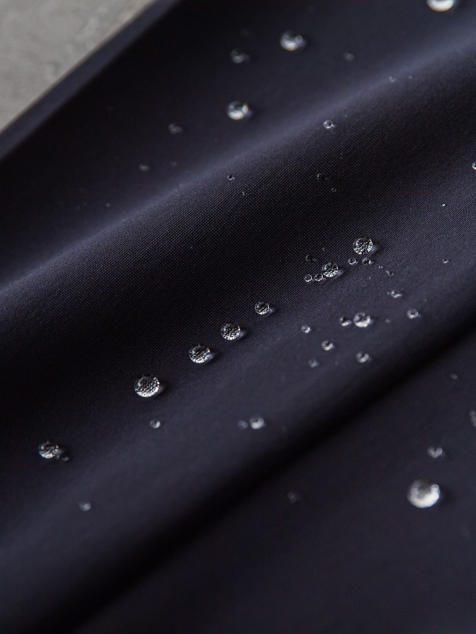 【大きいサイズ】： ”雨の日もノンストレス”撥水トリコットパンツ