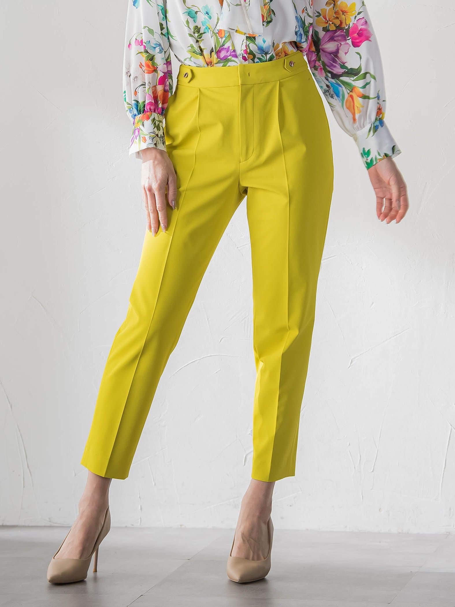 美シルエットテーパードパンツ