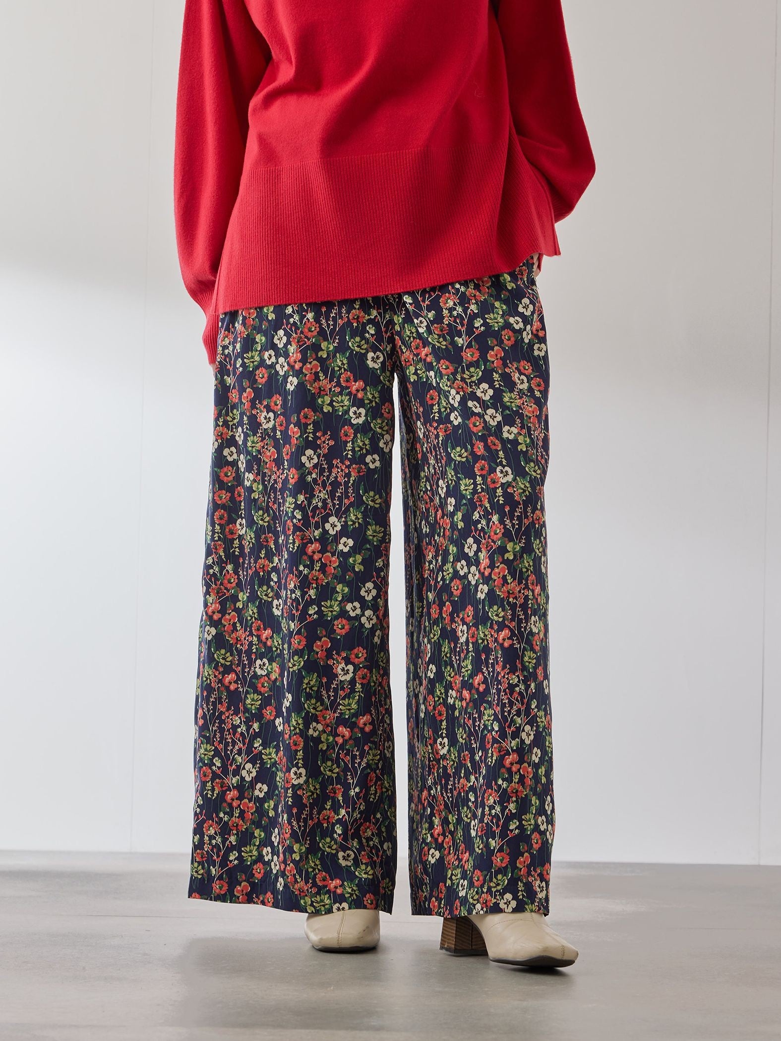 マルチフラワーイージーワイドパンツ≪手洗い可能≫