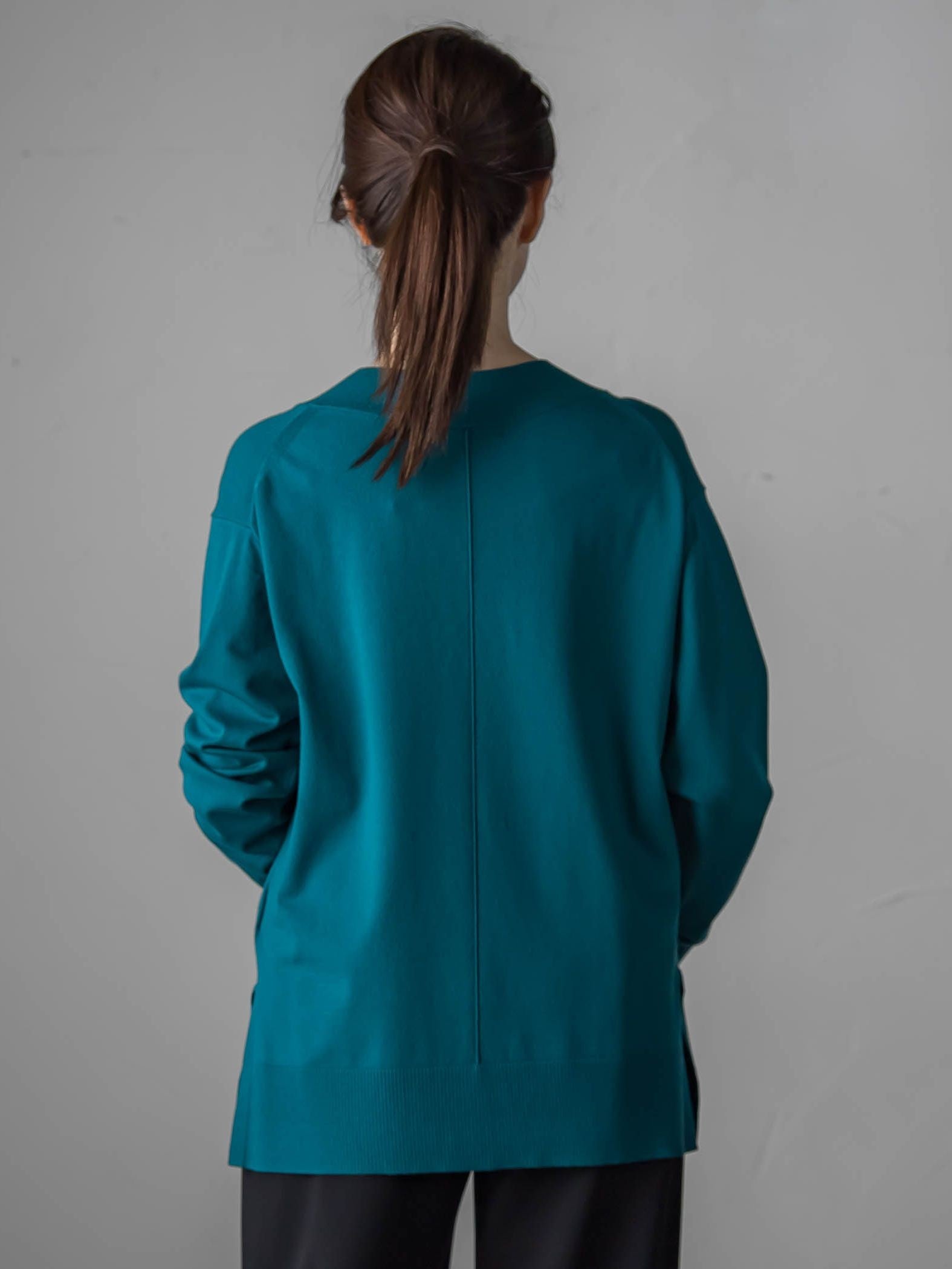 Vネックニット≪手洗い可能≫