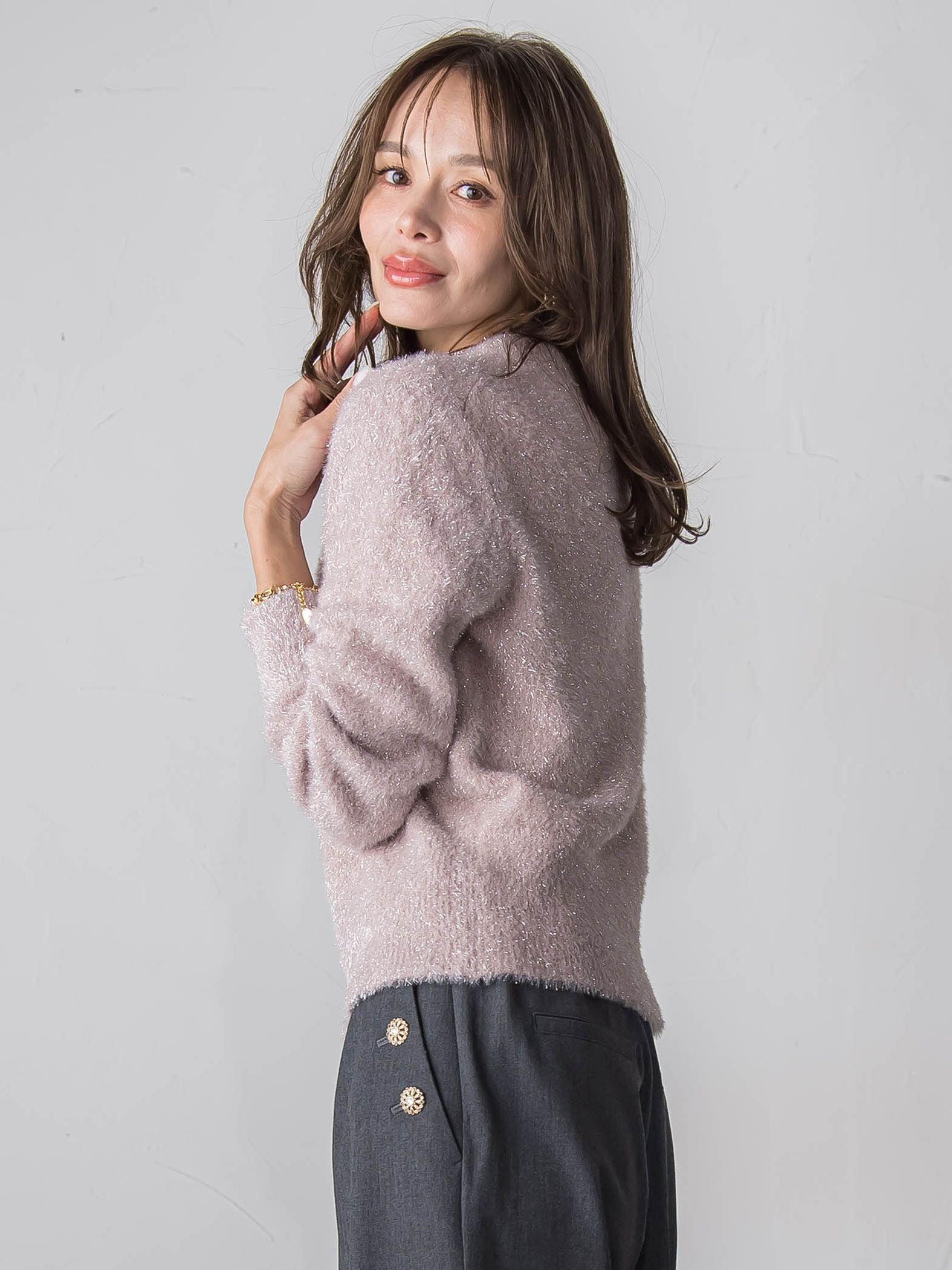 ラメシャギーニット