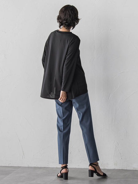 “ブラウスのように着られる”さらさらストレッチトップス