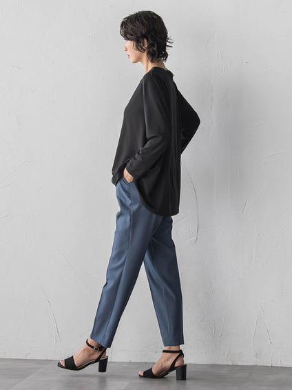 “ブラウスのように着られる”さらさらストレッチトップス