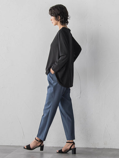 “ブラウスのように着られる”さらさらストレッチトップス