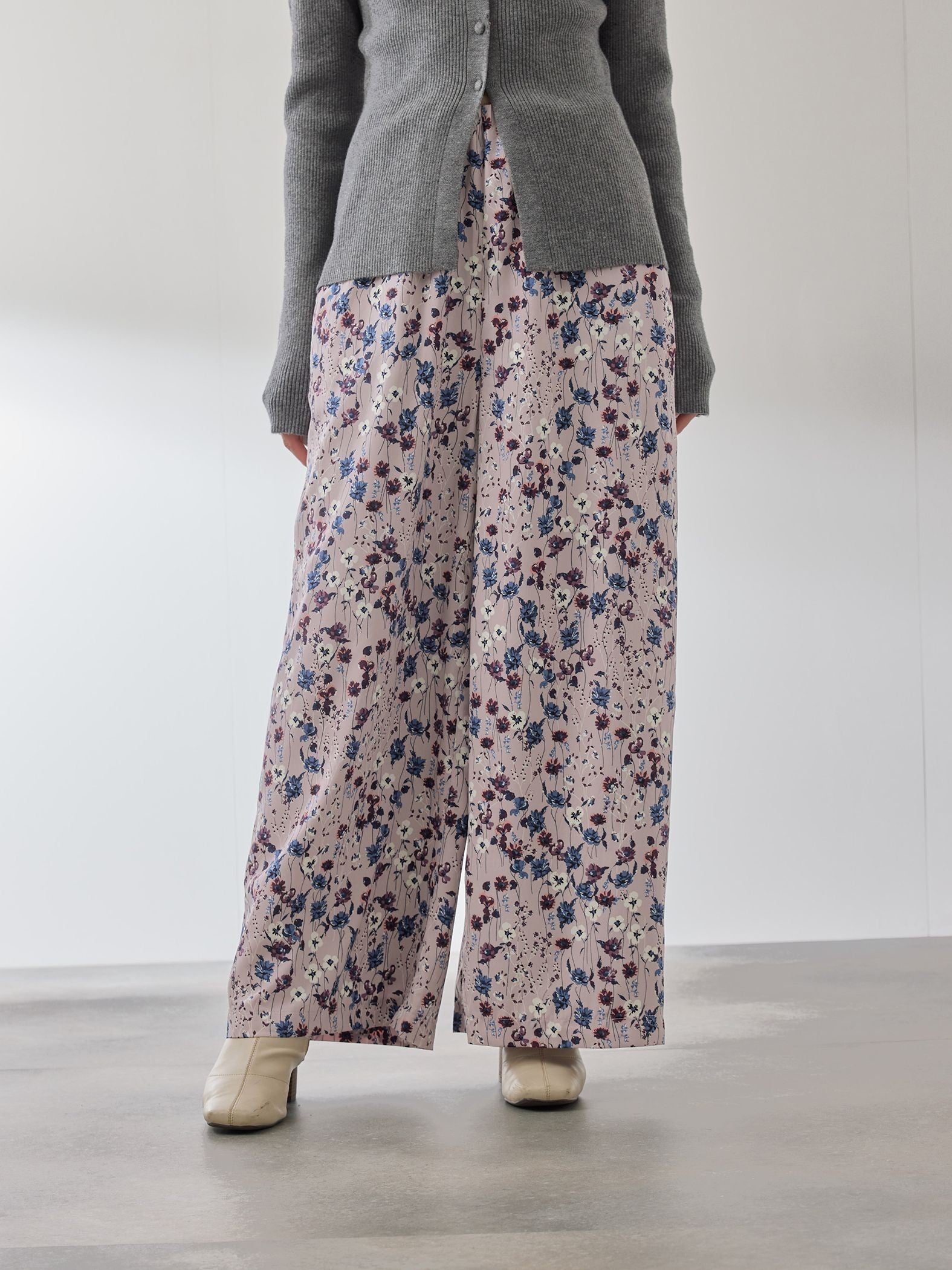 マルチフラワーイージーワイドパンツ≪手洗い可能≫