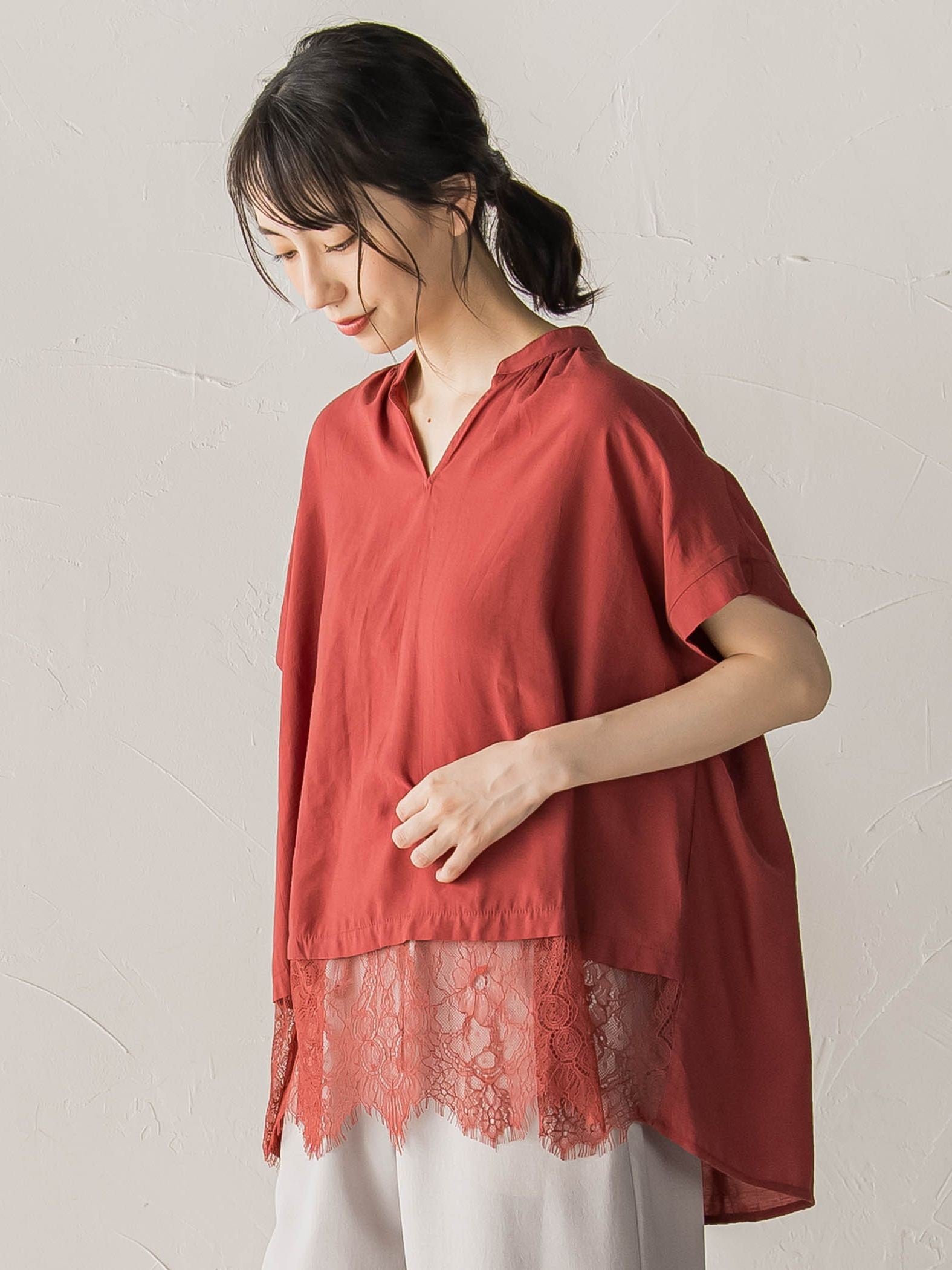 【WEB限定】キーネックレース切替ブラウス