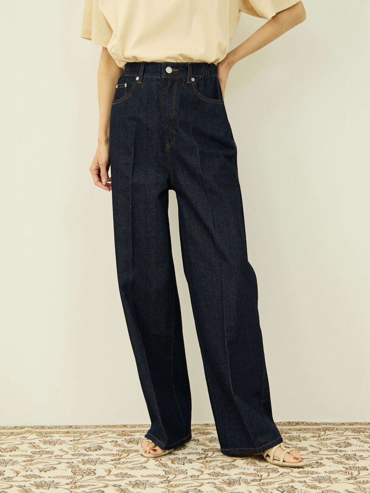サイドゴムセンタープレス ストレートデニムパンツ