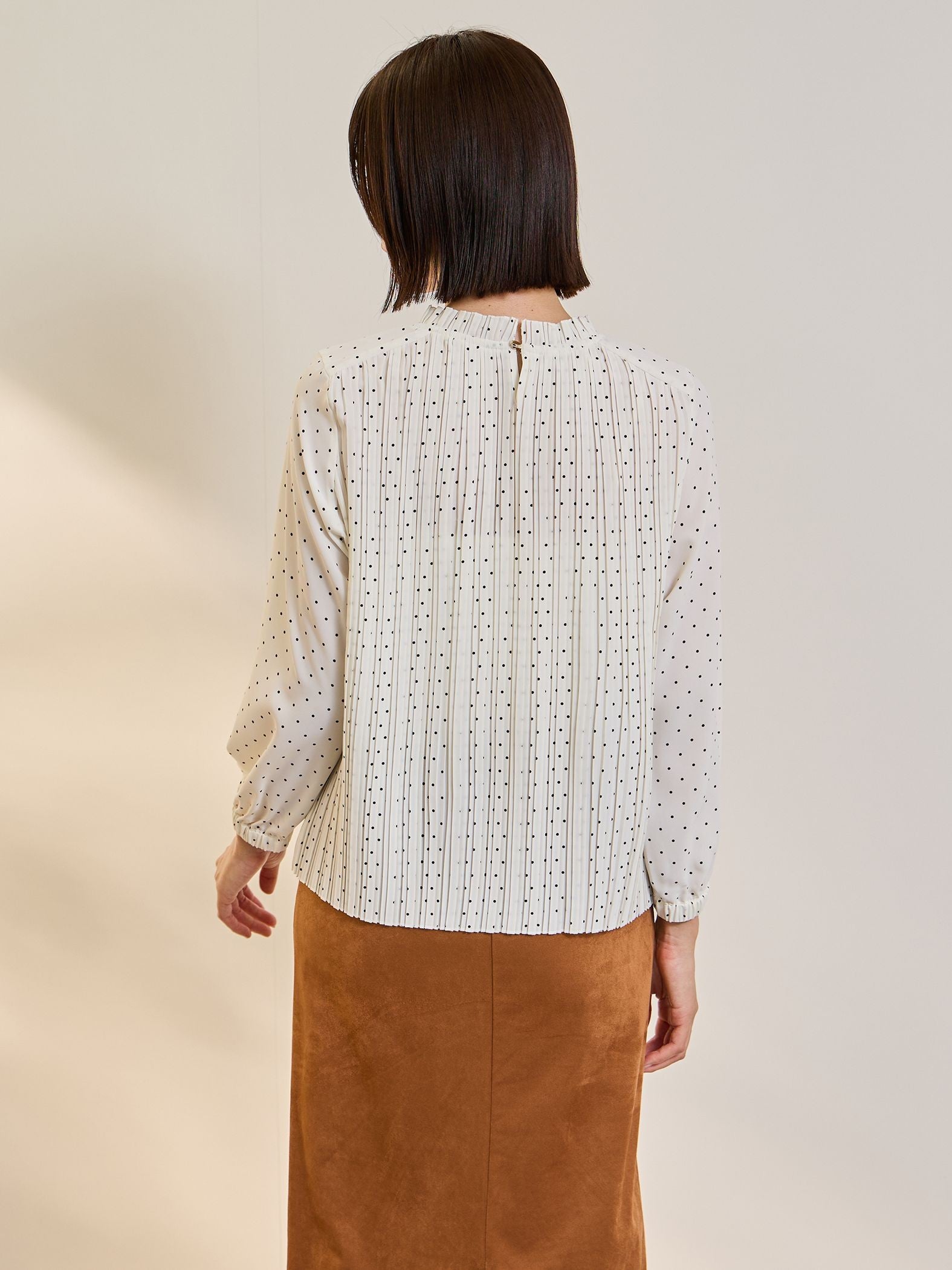 ライトデシンドットフリルネックブラウス