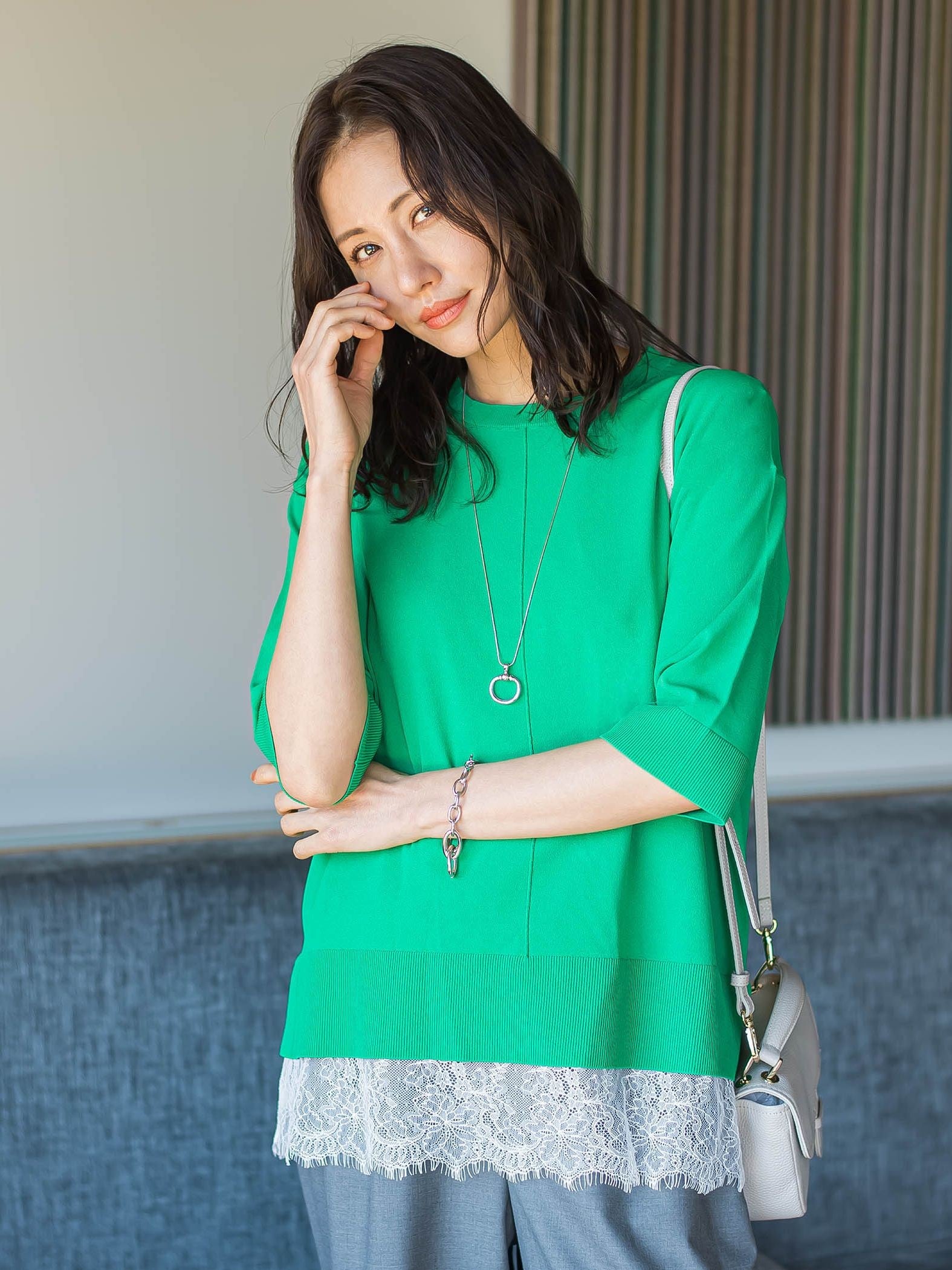 裾レーススムースカットソー