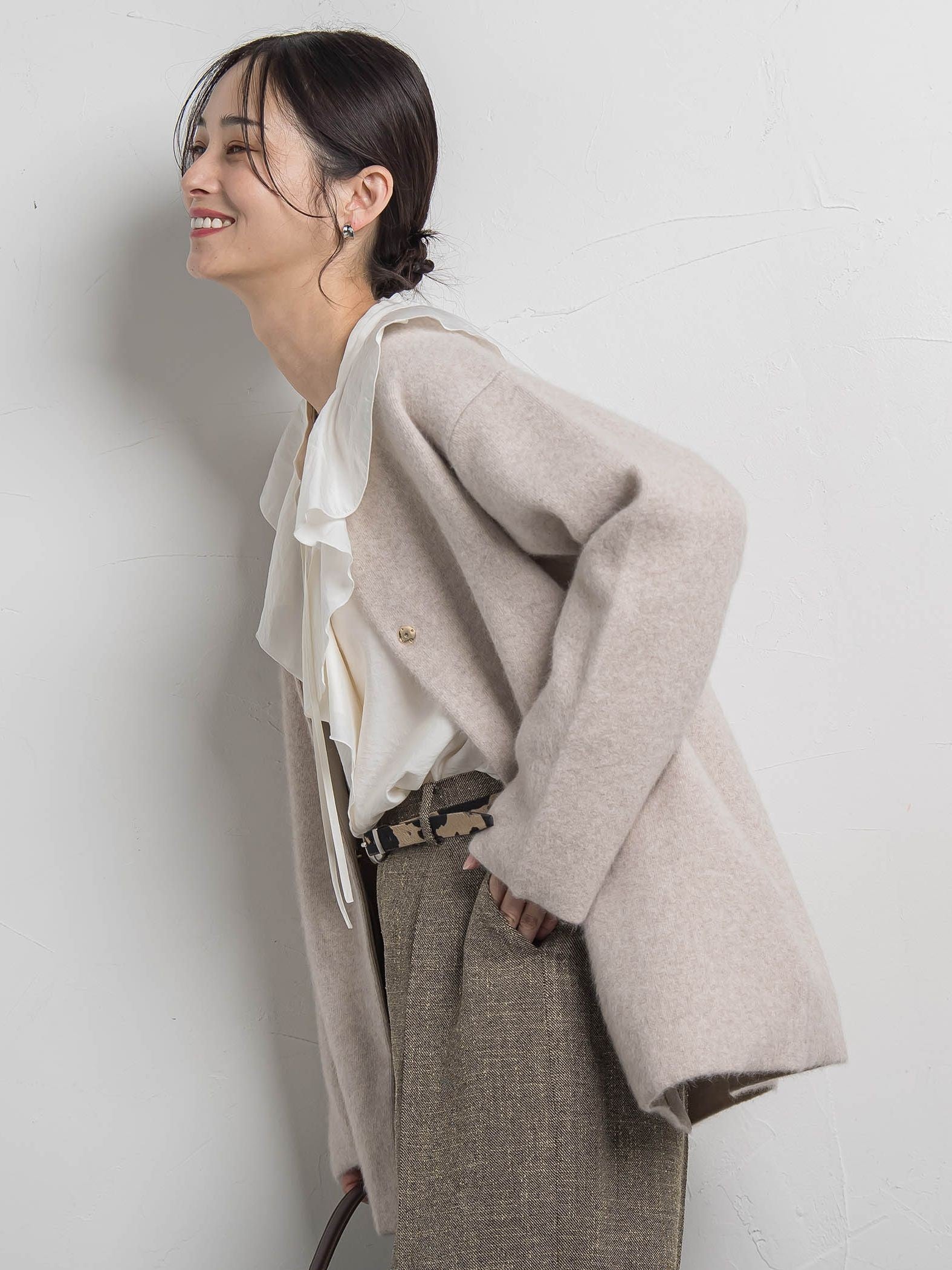 ラッフルレーヨンブラウス