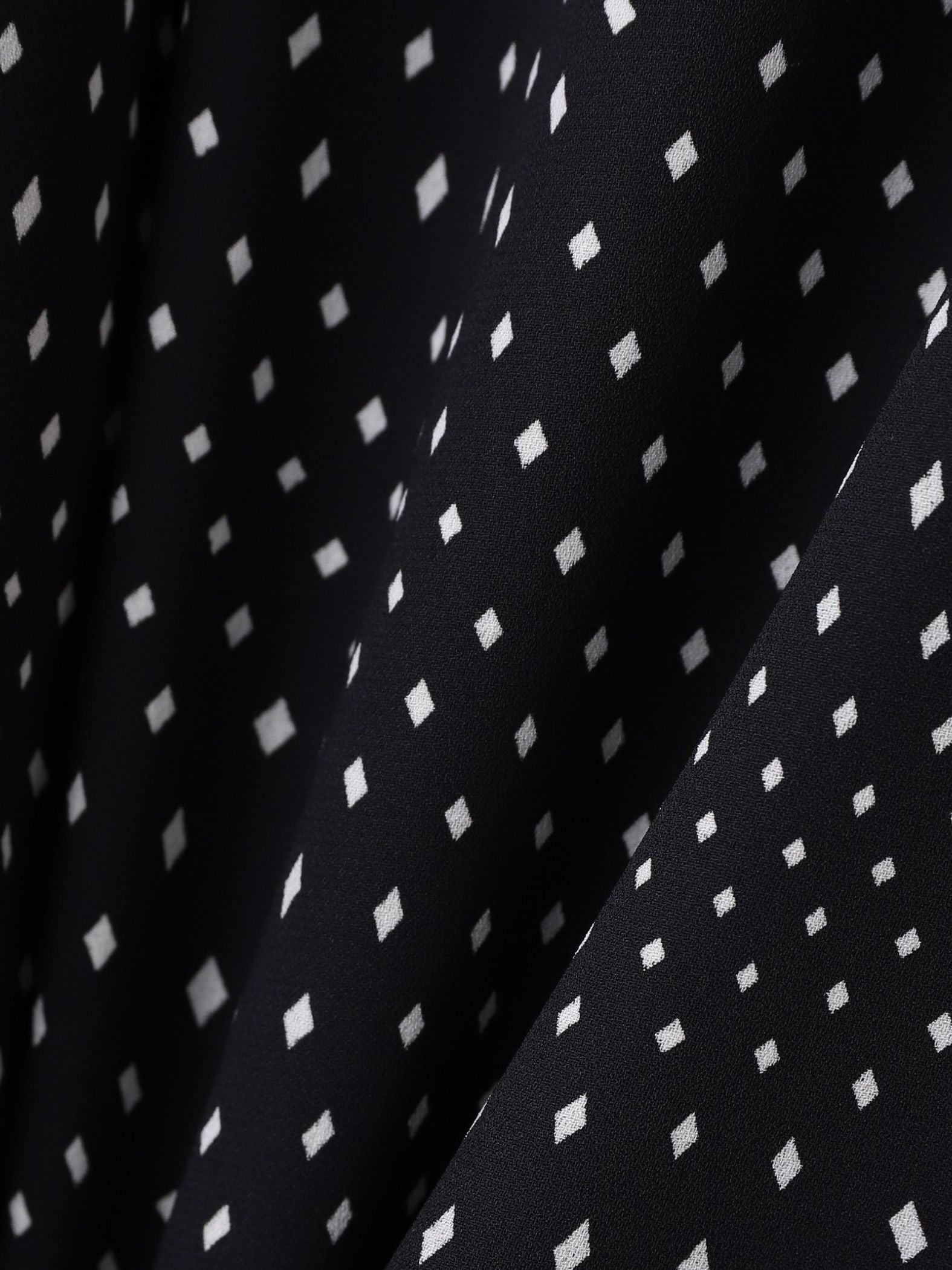 【WEB限定】バックサテン小紋プリントブラウス