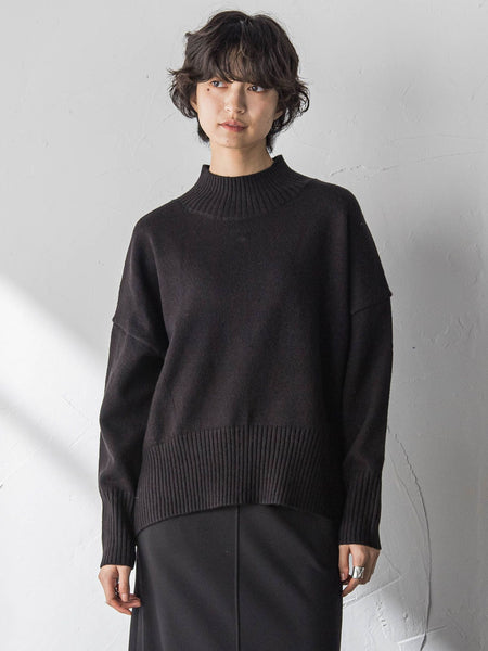 ハイネックシンプルニット≪手洗い可能≫