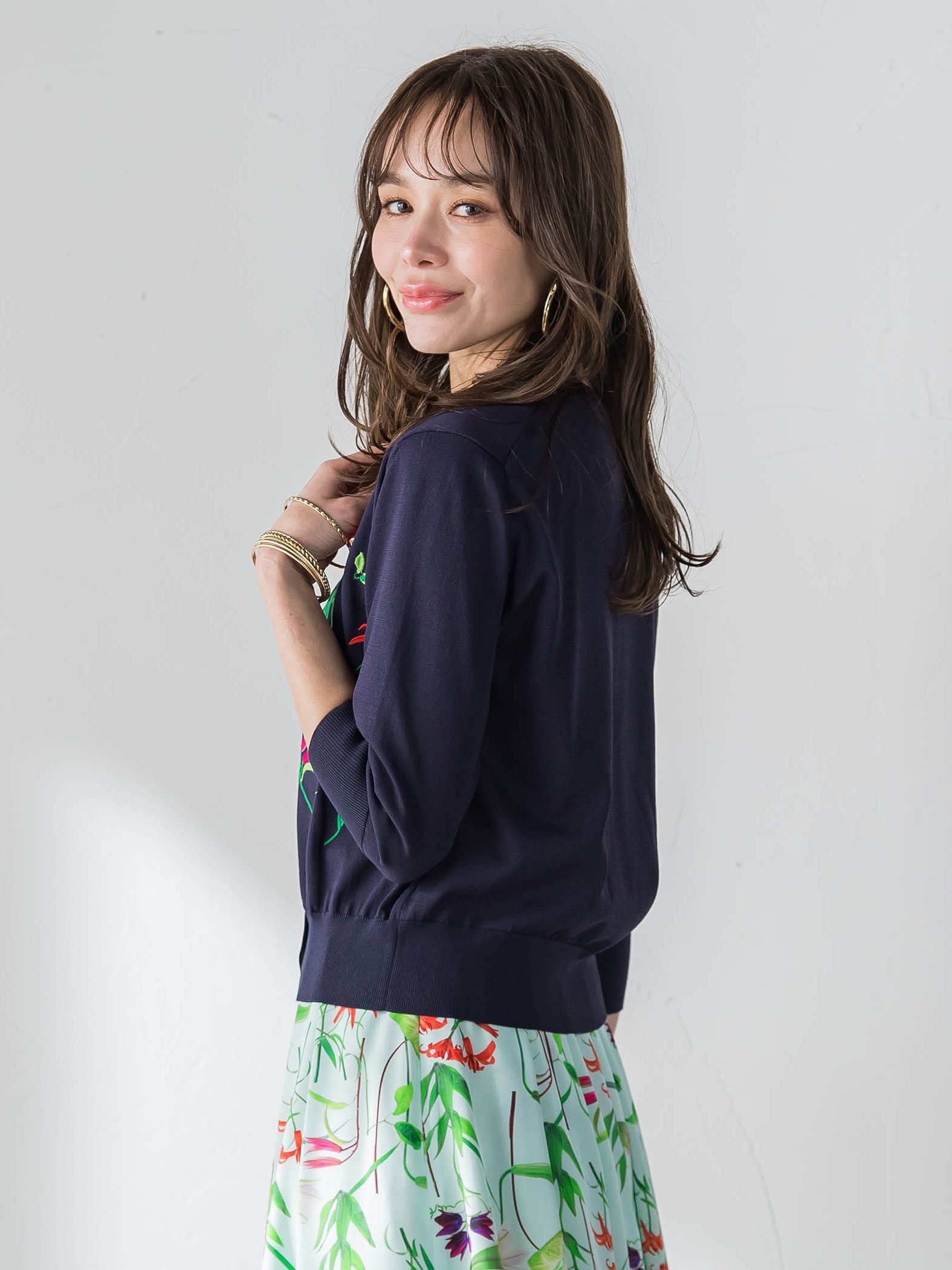 【KEITA KAWASAKI × Viaggio Bluコラボ】リリー刺繍カーディガン