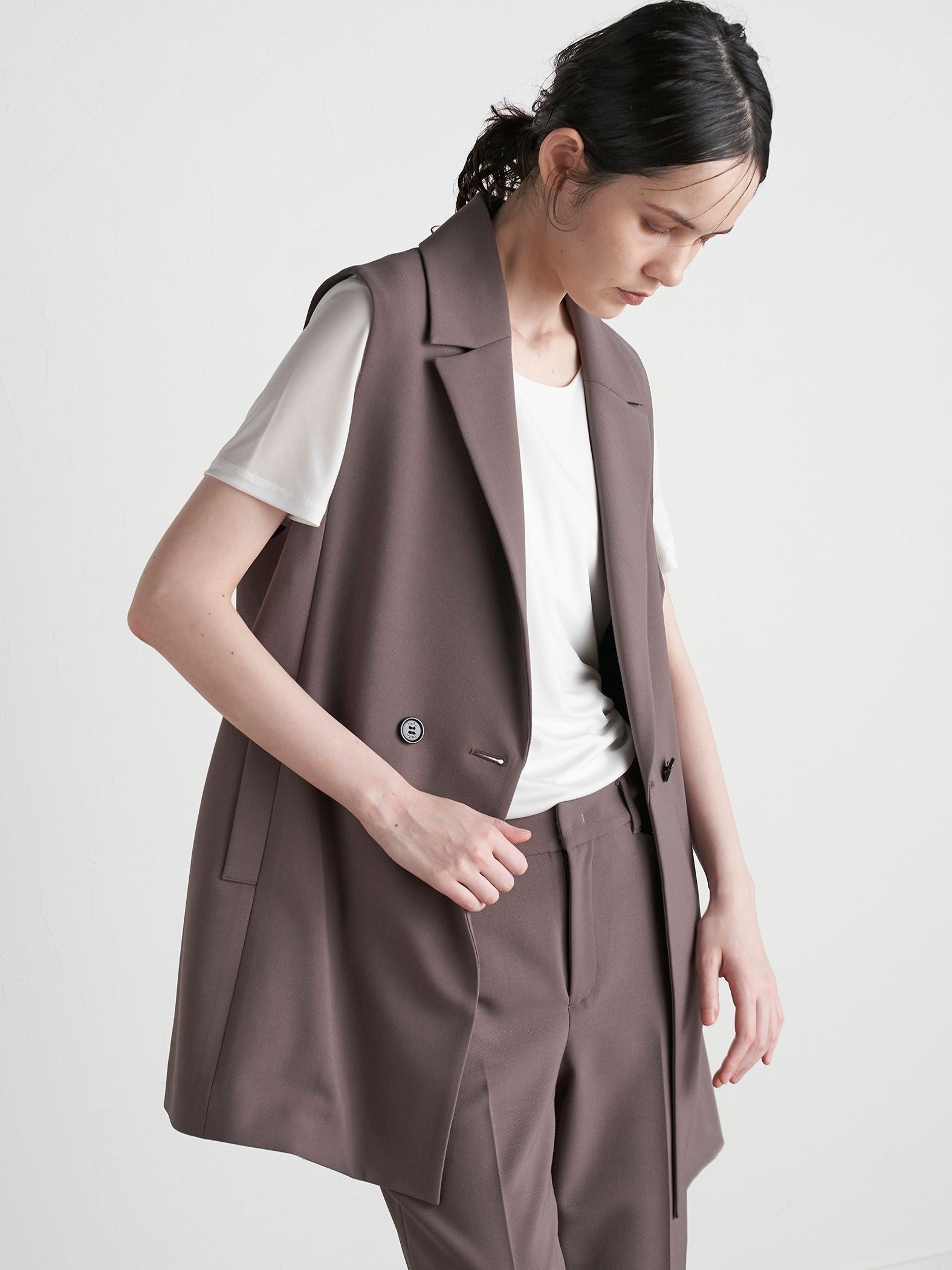 えりラメ付きジレ