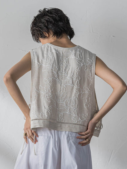 ボタニカル刺繍サイドリボンショートベスト
