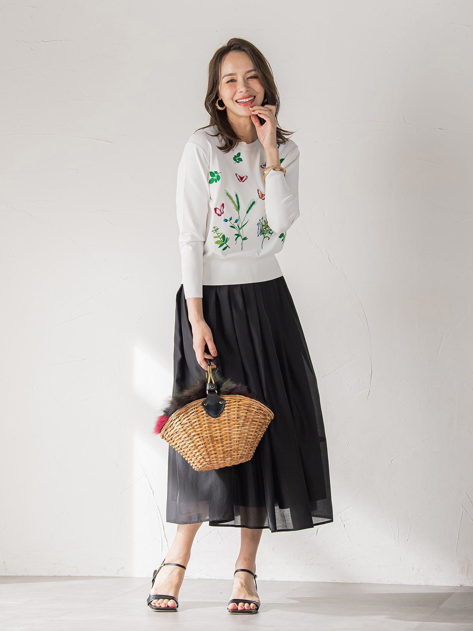 バタフライ刺繍ニット≪手洗い可能≫