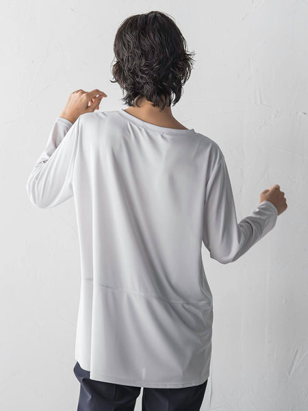 “ブラウスのように着られる”さらさらストレッチトップス