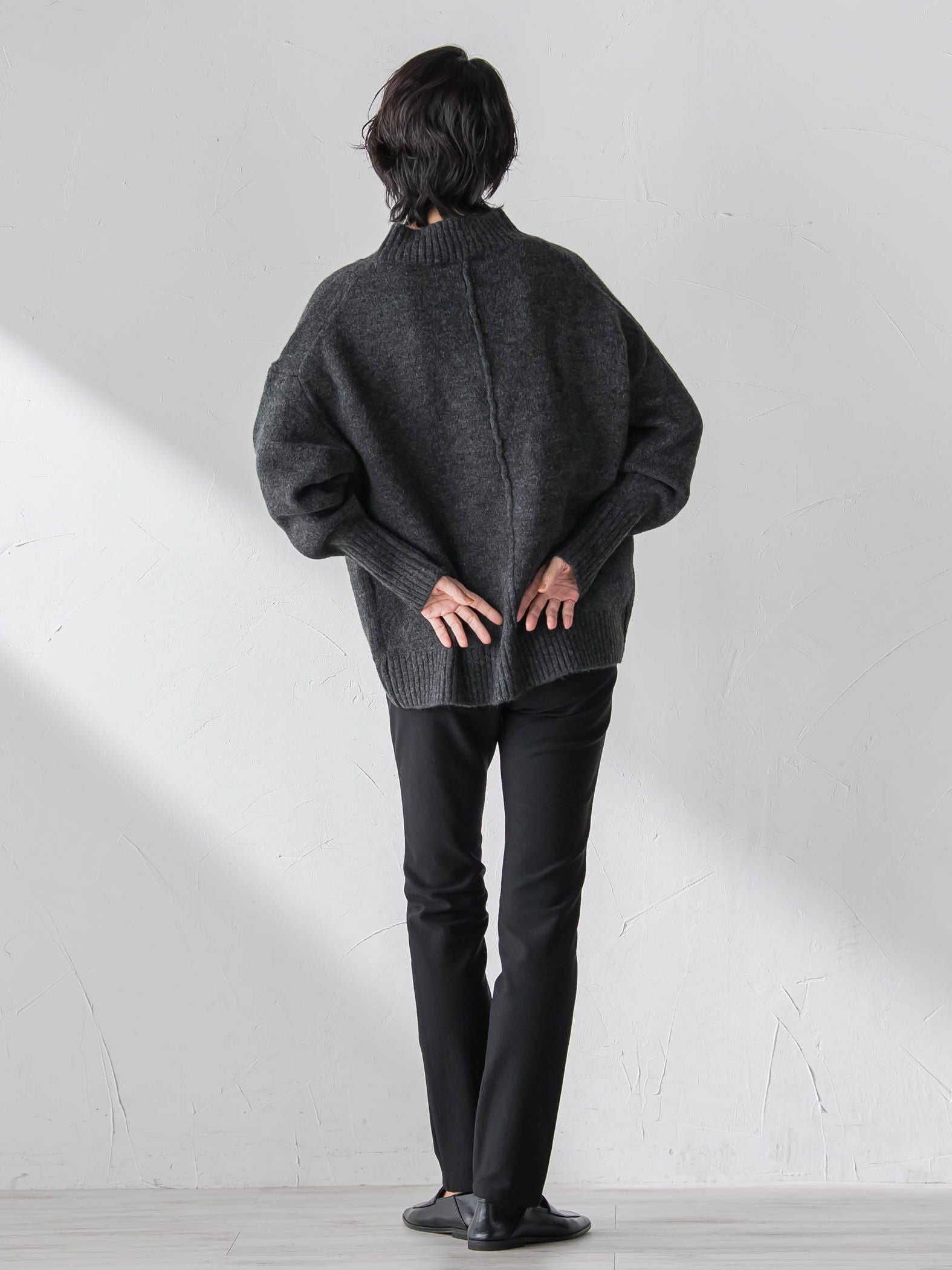 【WEB限定】”毎日頼れる”ゆったりモックネックニット