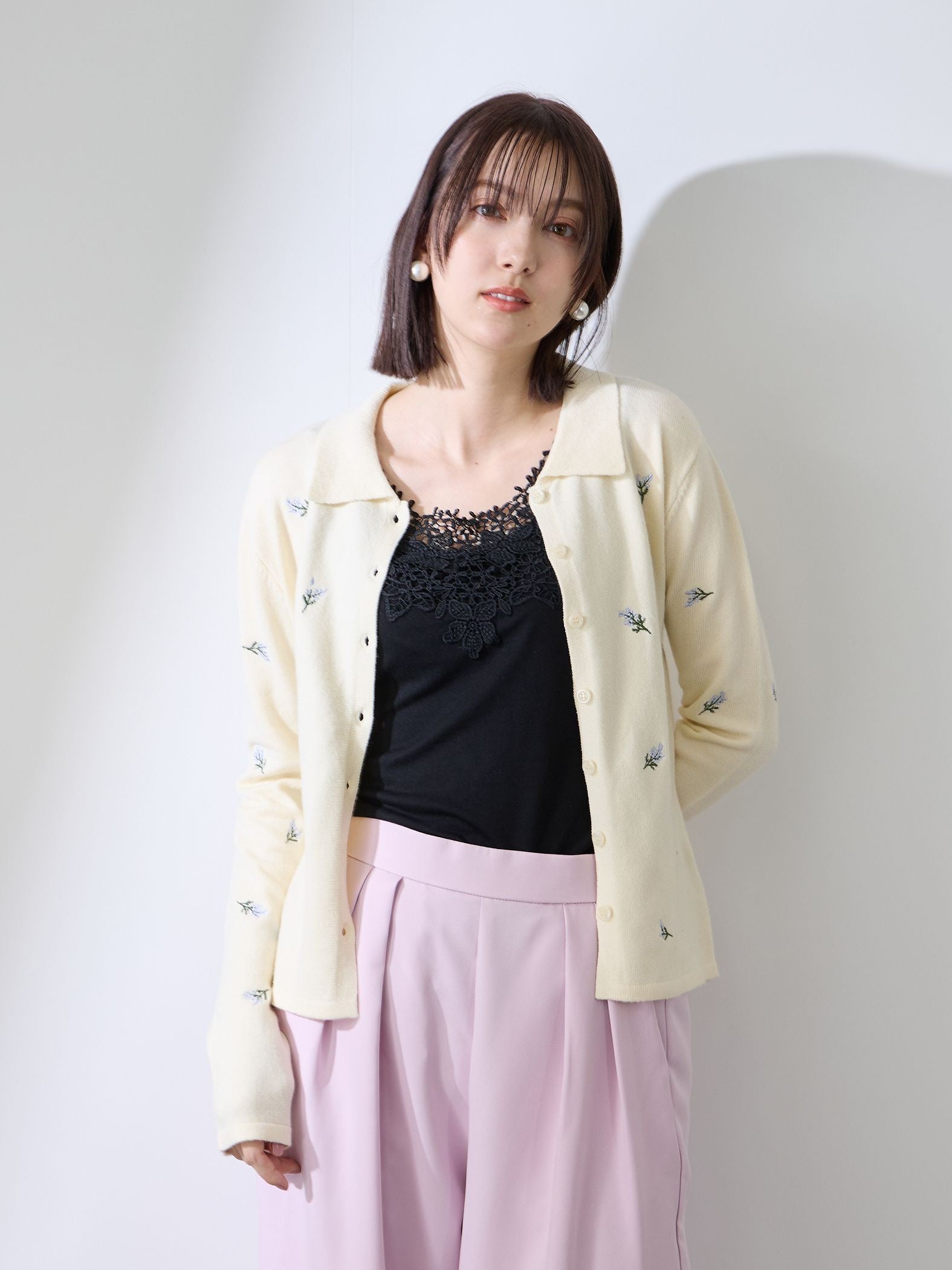 フラワー刺繍ポロニットトップス