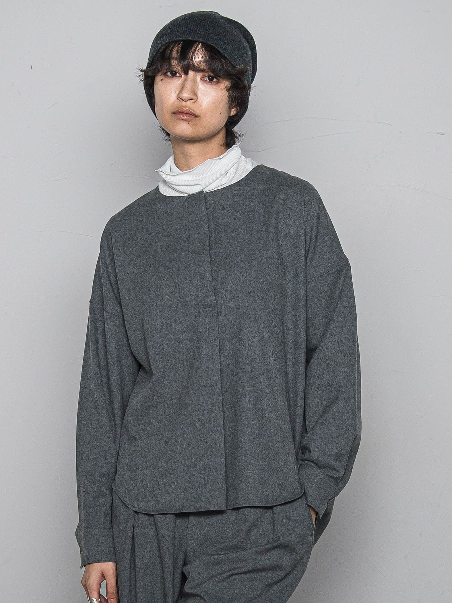 【一瞬で楽とキレイを叶える】裏起毛2WAYネックブラウス≪手洗い可能≫