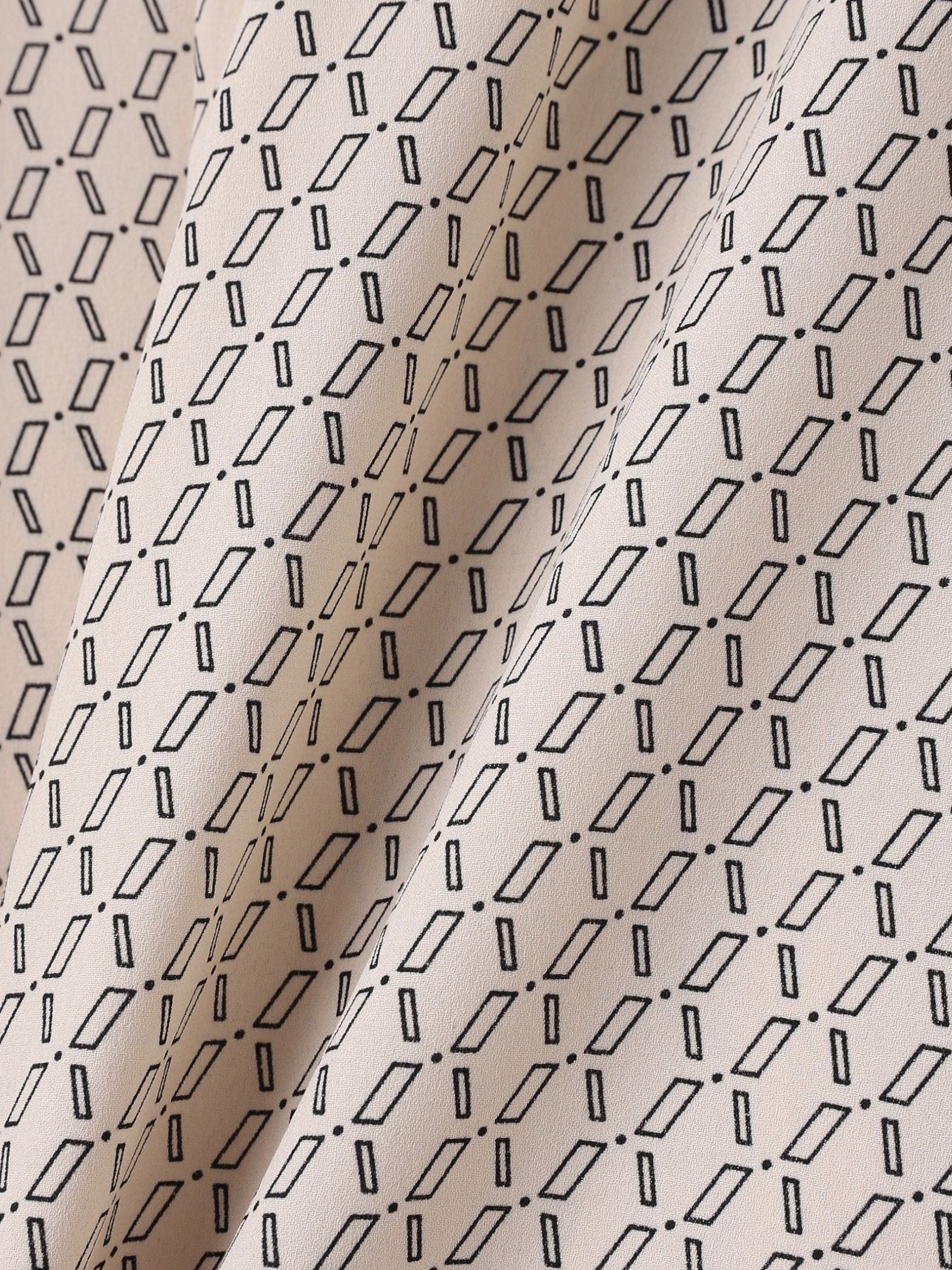 【WEB限定】バックサテン小紋プリントブラウス