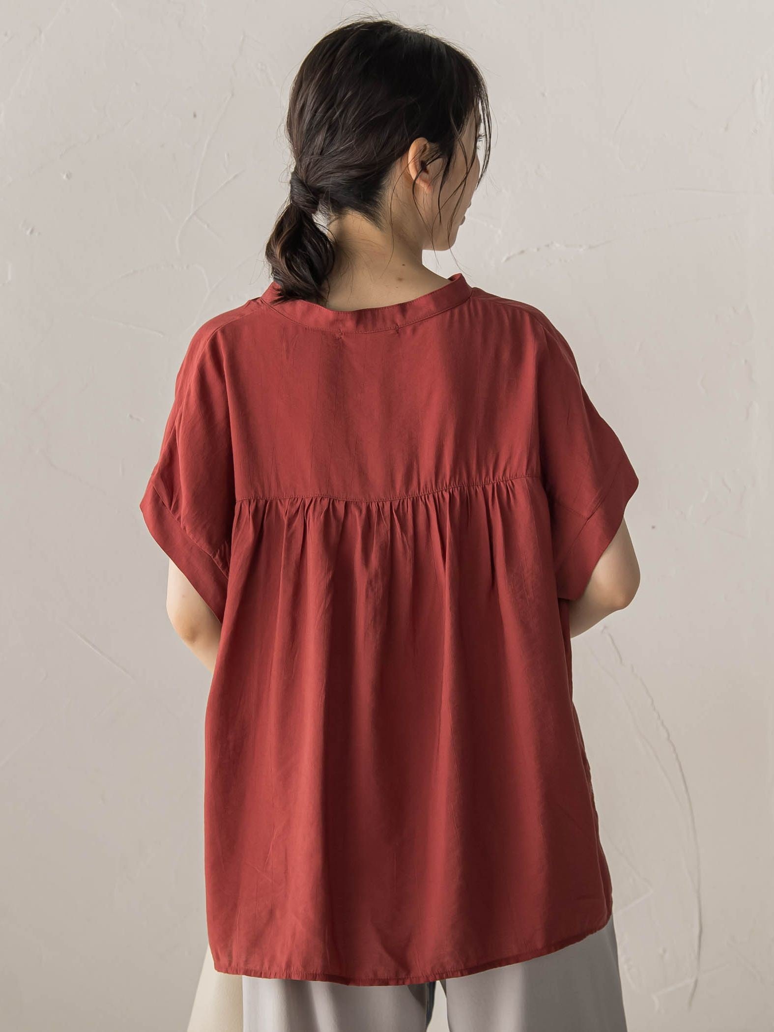 【WEB限定】キーネックレース切替ブラウス