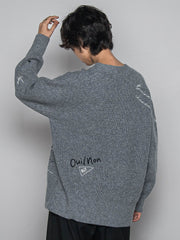 メッセージ刺繍Vネックニットプルオーバー≪手洗い可能≫