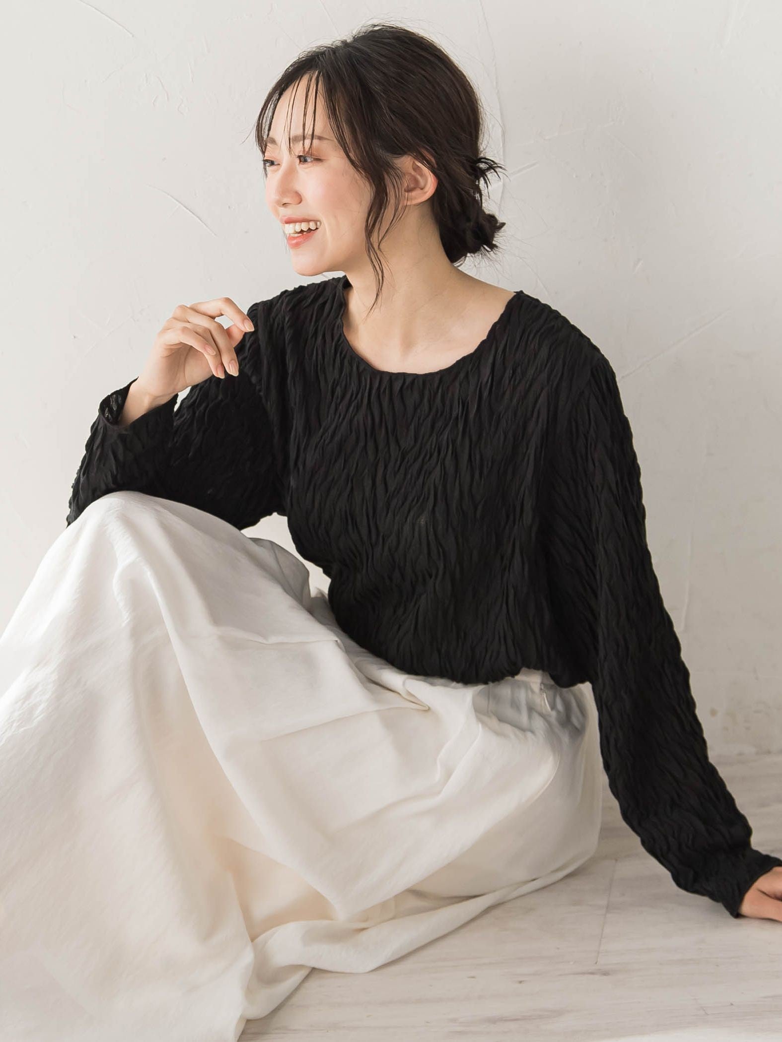 【WEB限定】フリルジャガードクルーネックプルオーバー