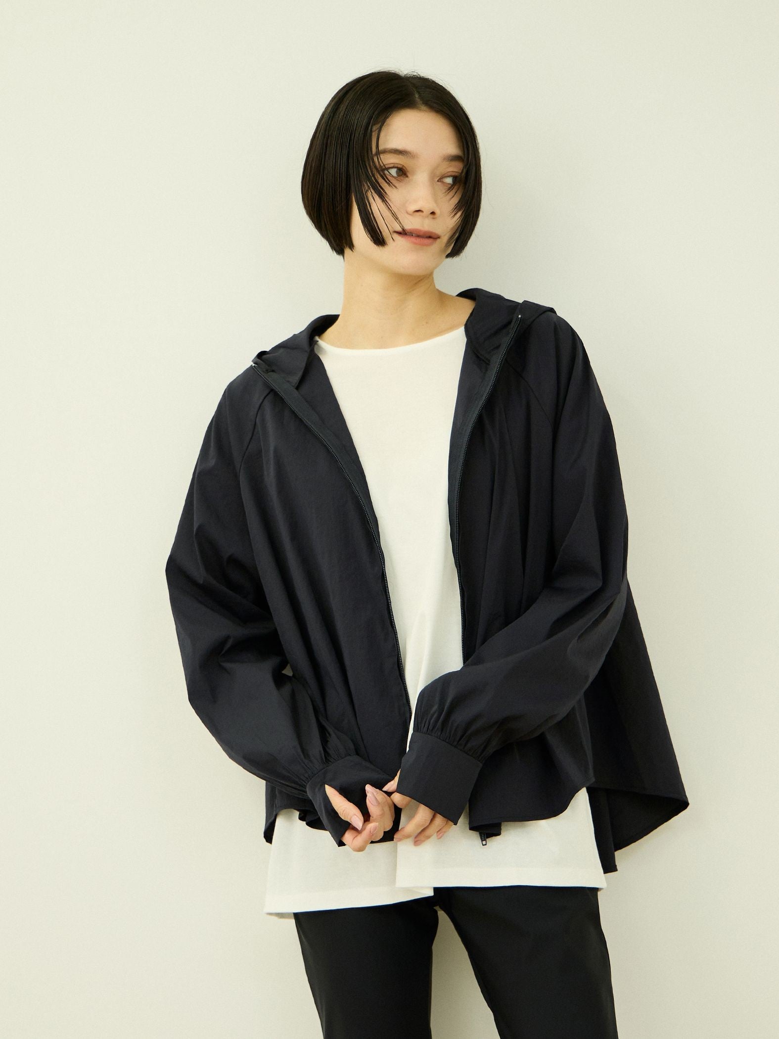 【日傘より、自由】ひんやりバックデザインパーカー