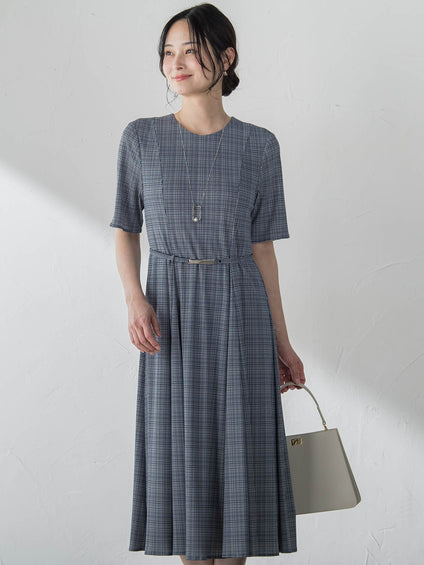 フィットフレアワンピース