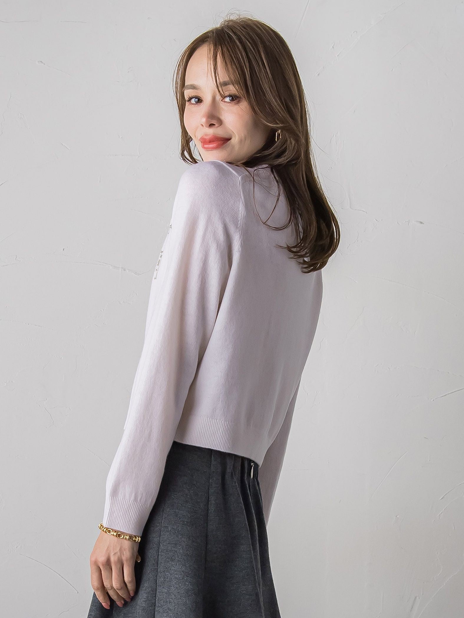 Vネックビジューカーディガン≪手洗い可能≫