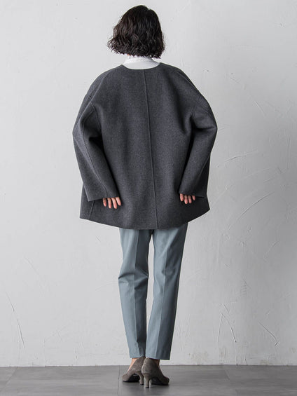 <極>”軽さと贅沢なぬくもり”ノーカラーリバーコート