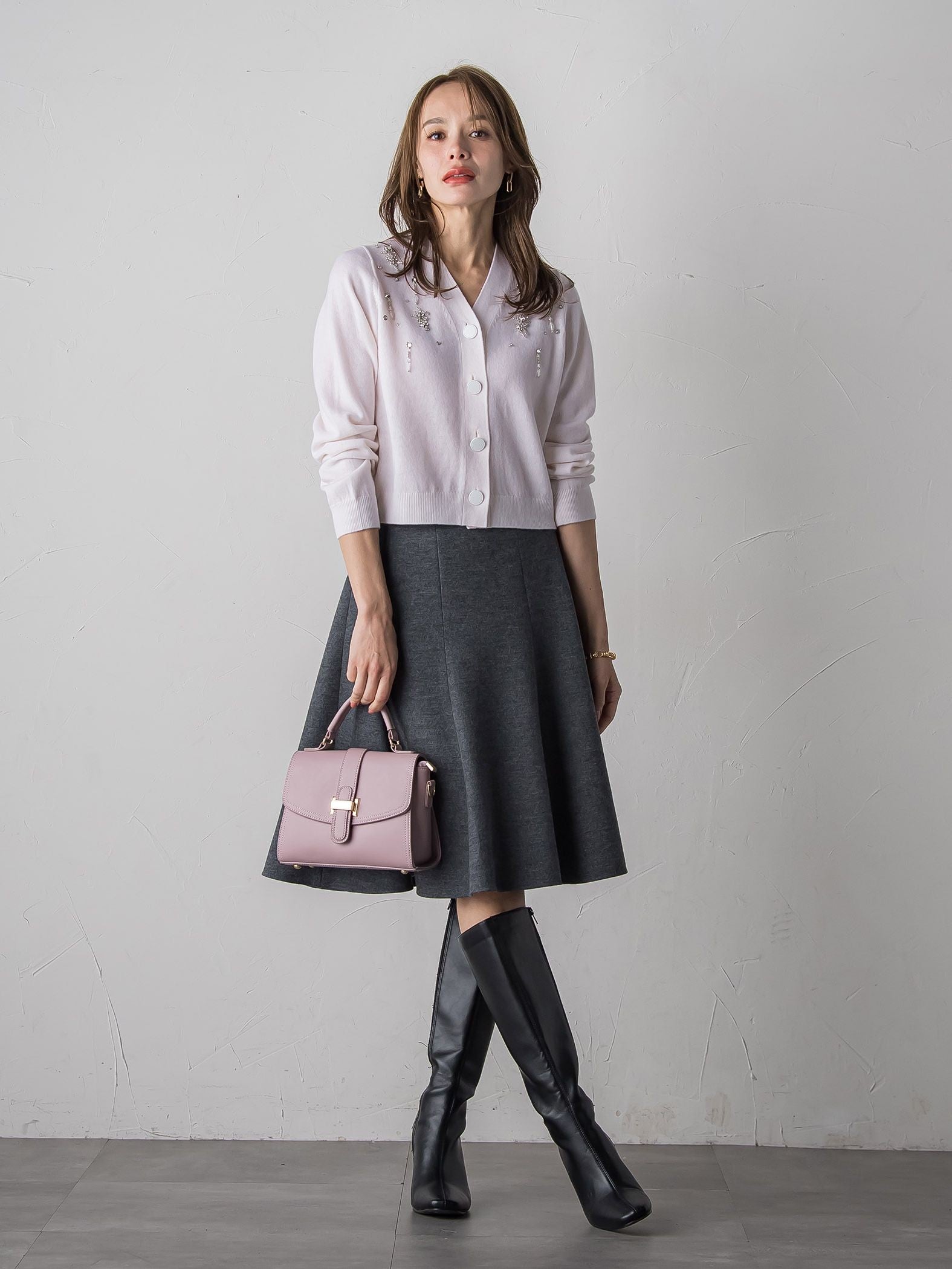 Vネックビジューカーディガン≪手洗い可能≫