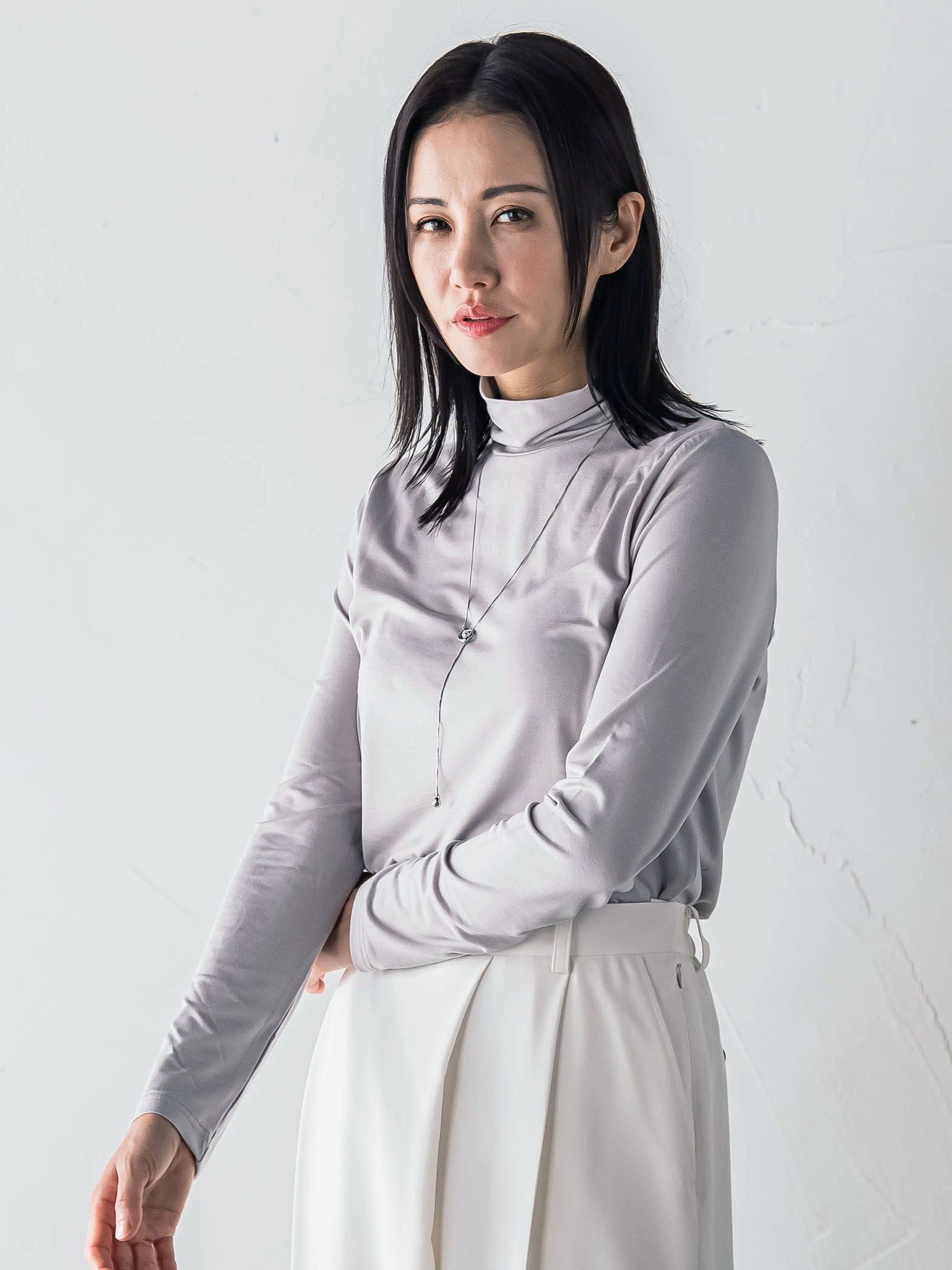 【WEB限定】吸湿発熱スムースタッチタートルカットソー