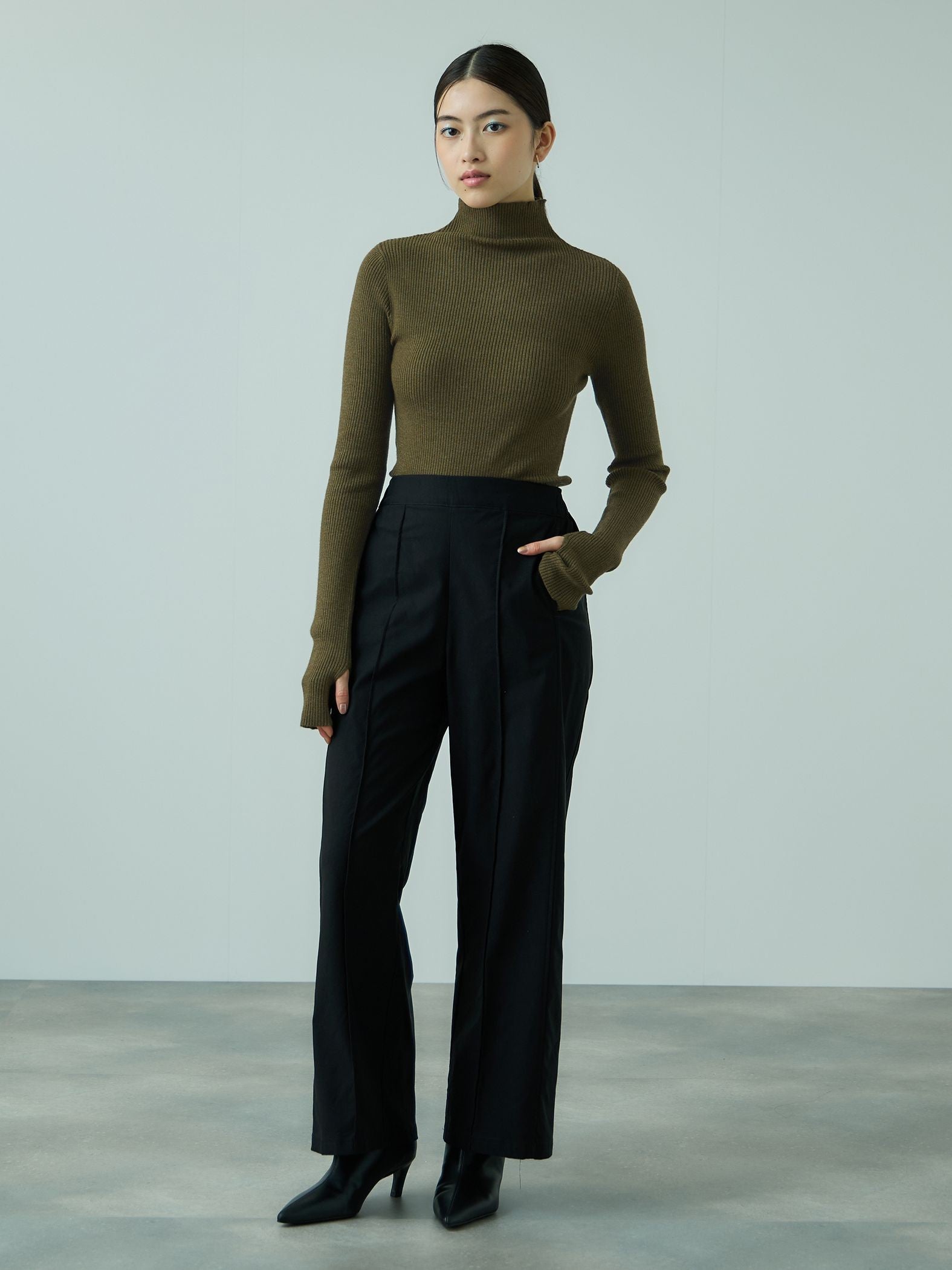 サムホールハイネックニットプルオーバー≪手洗い可能≫