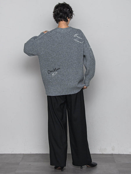 メッセージ刺繍Vネックニットプルオーバー≪手洗い可能≫