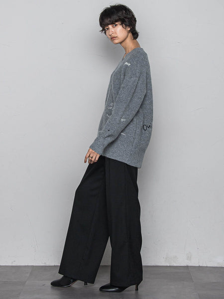 メッセージ刺繍Vネックニットプルオーバー≪手洗い可能≫