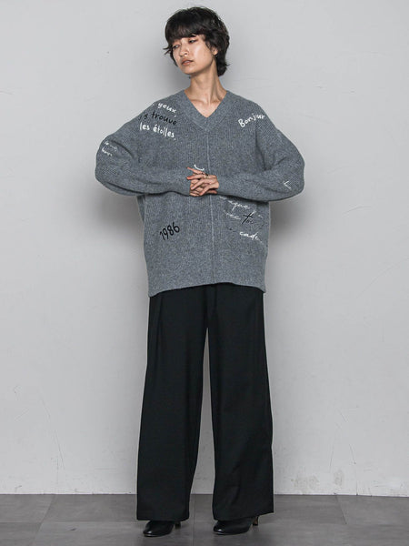 メッセージ刺繍Vネックニットプルオーバー≪手洗い可能≫