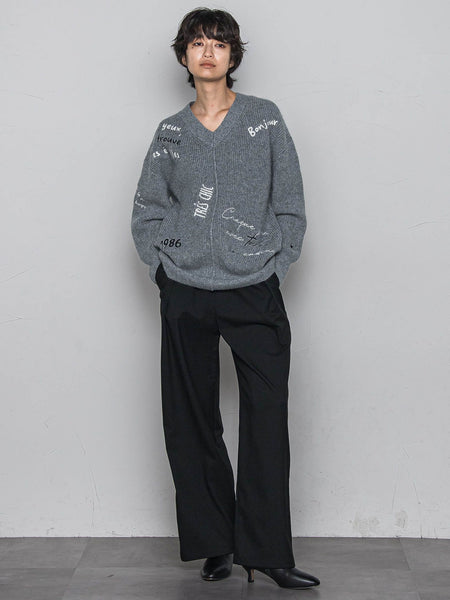 メッセージ刺繍Vネックニットプルオーバー≪手洗い可能≫