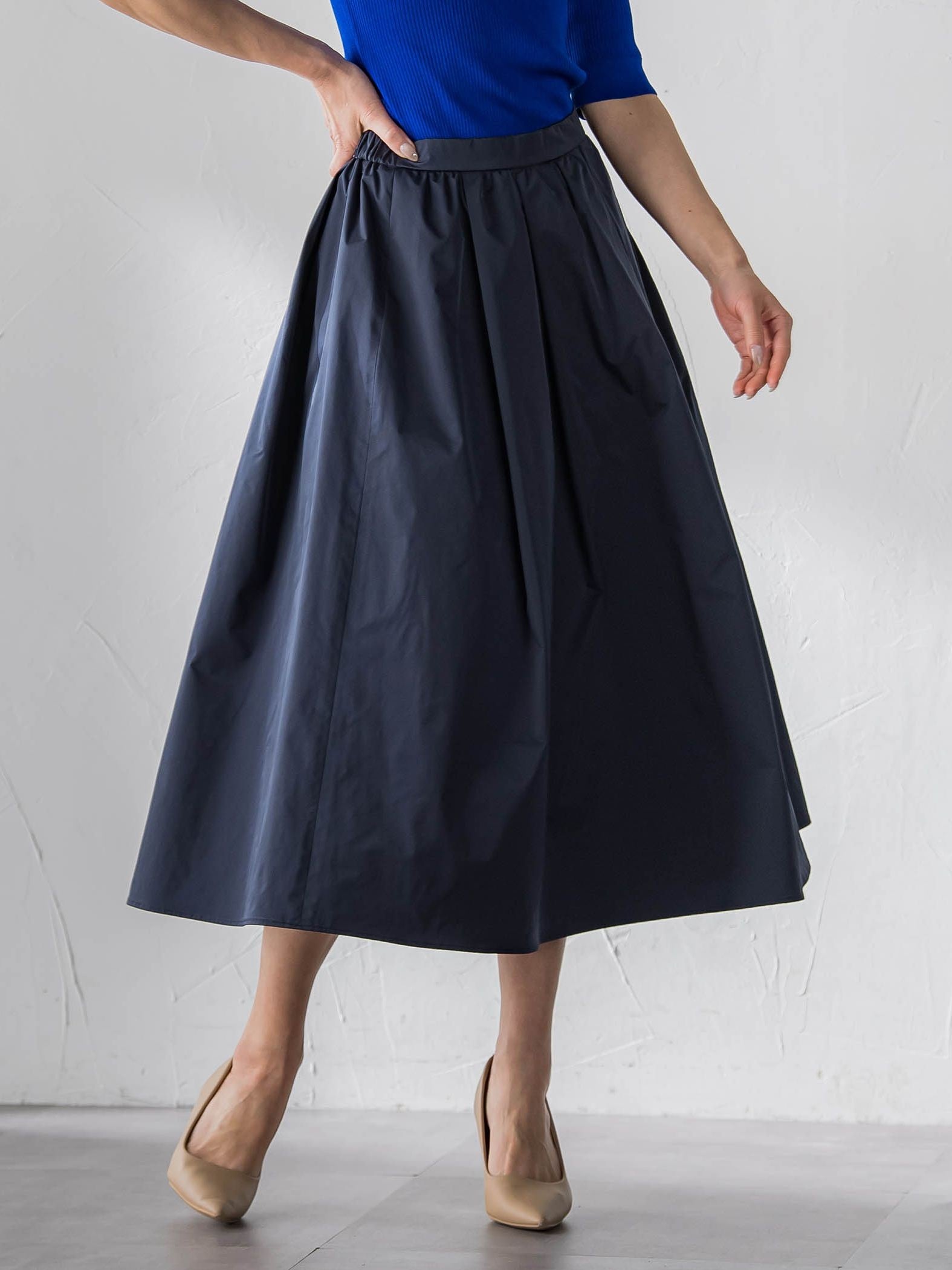 タフタフレアスカート