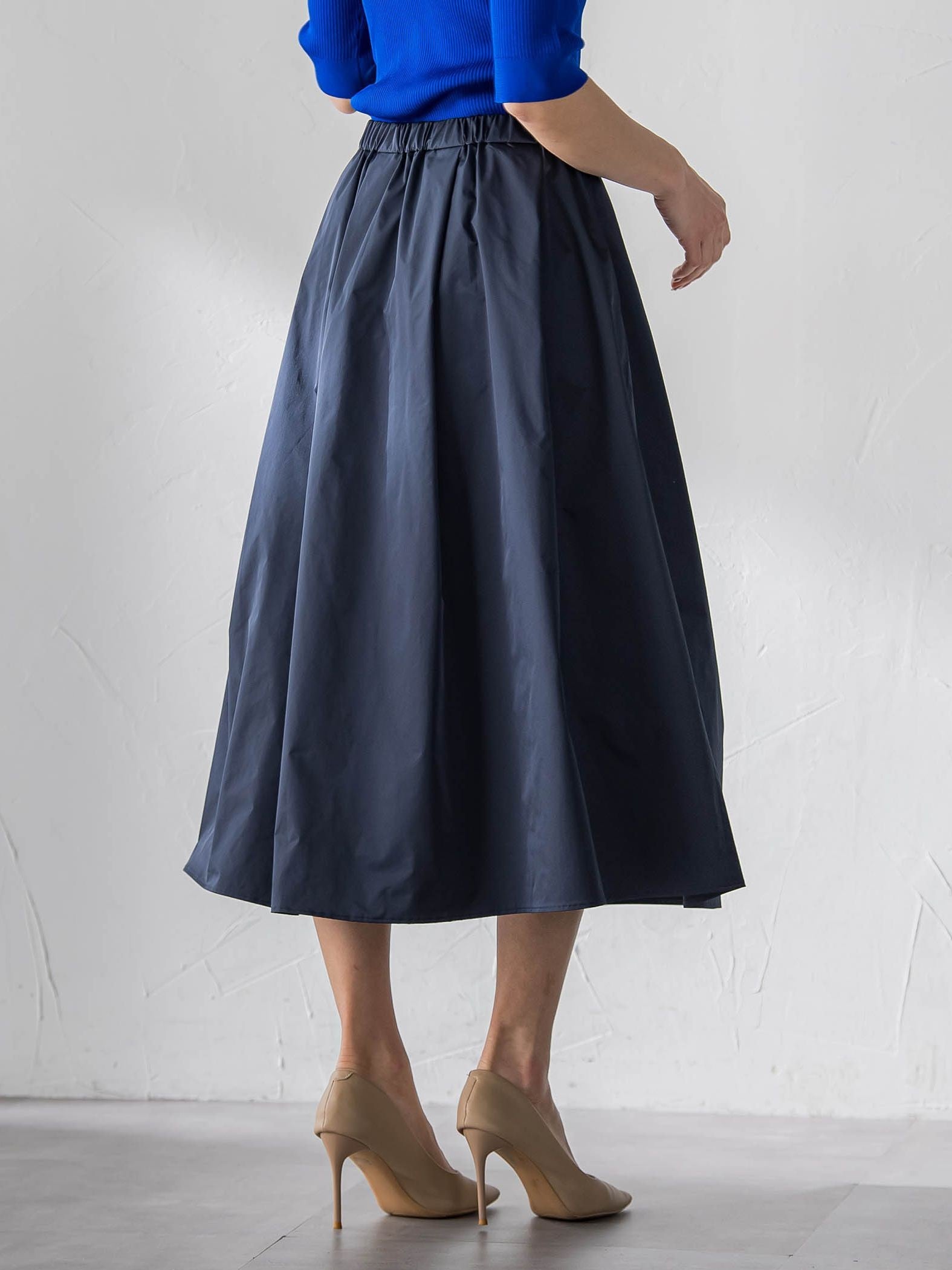 タフタフレアスカート
