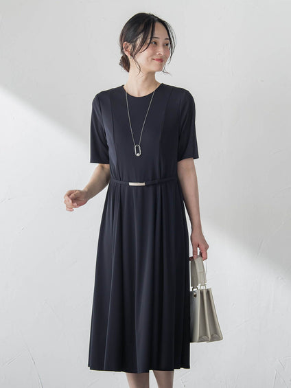 フィットフレアワンピース